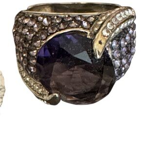 Elegant Silver and Purple Ring